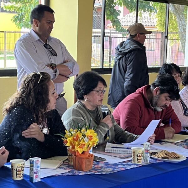 Reunion sobre trabajos en la cuesta mininco