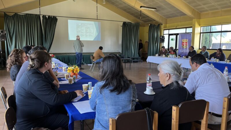 Reunion sobre trabajos en la cuesta mininco