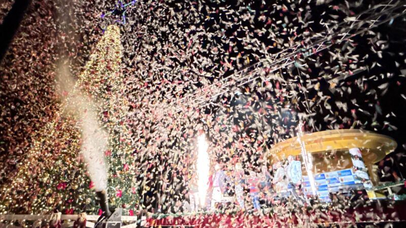 Encendido del árbol navideño reunió a cientos de familias en Santa Bárbara