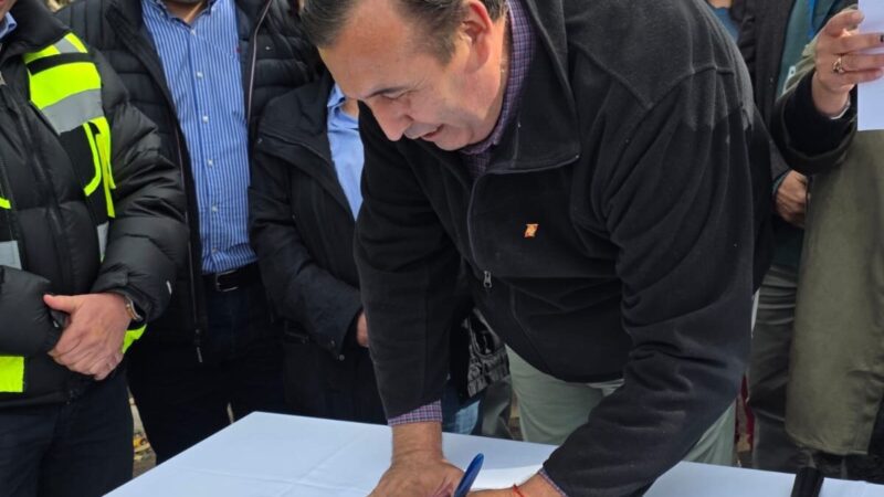 Proyecto de asfaltado del camino las obras inicia su ejecución tras firma de contrato entre Municipalidad Y Servitierra