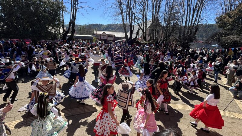 Santa Bárbara vivió una colorida jornada con “Los mil pañuelos al viento”