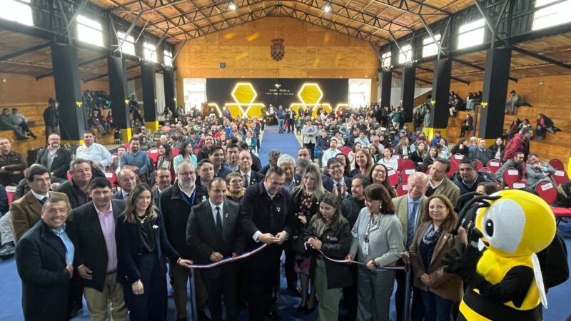 Santa Bárbara inaugura la API EXPO 2026 con importantes anuncios para la ciencia, la innovación y el desarrollo apícola